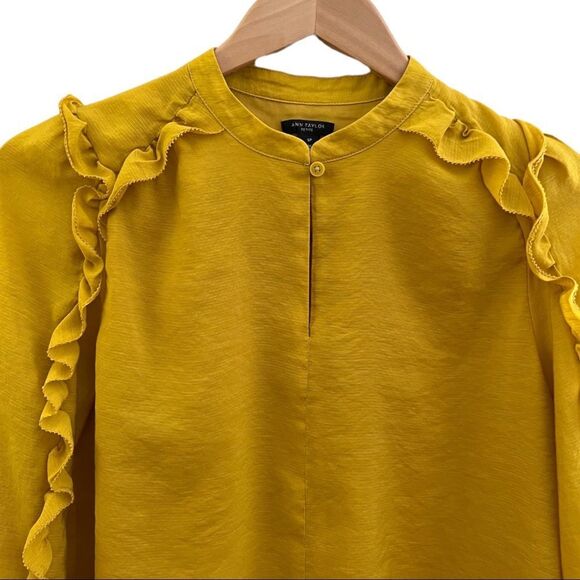 😊 3/$30 
Ann Taylor Sz SP long sleeve ruffled top mustard yellow/gold EUC - Picture 3 of 11